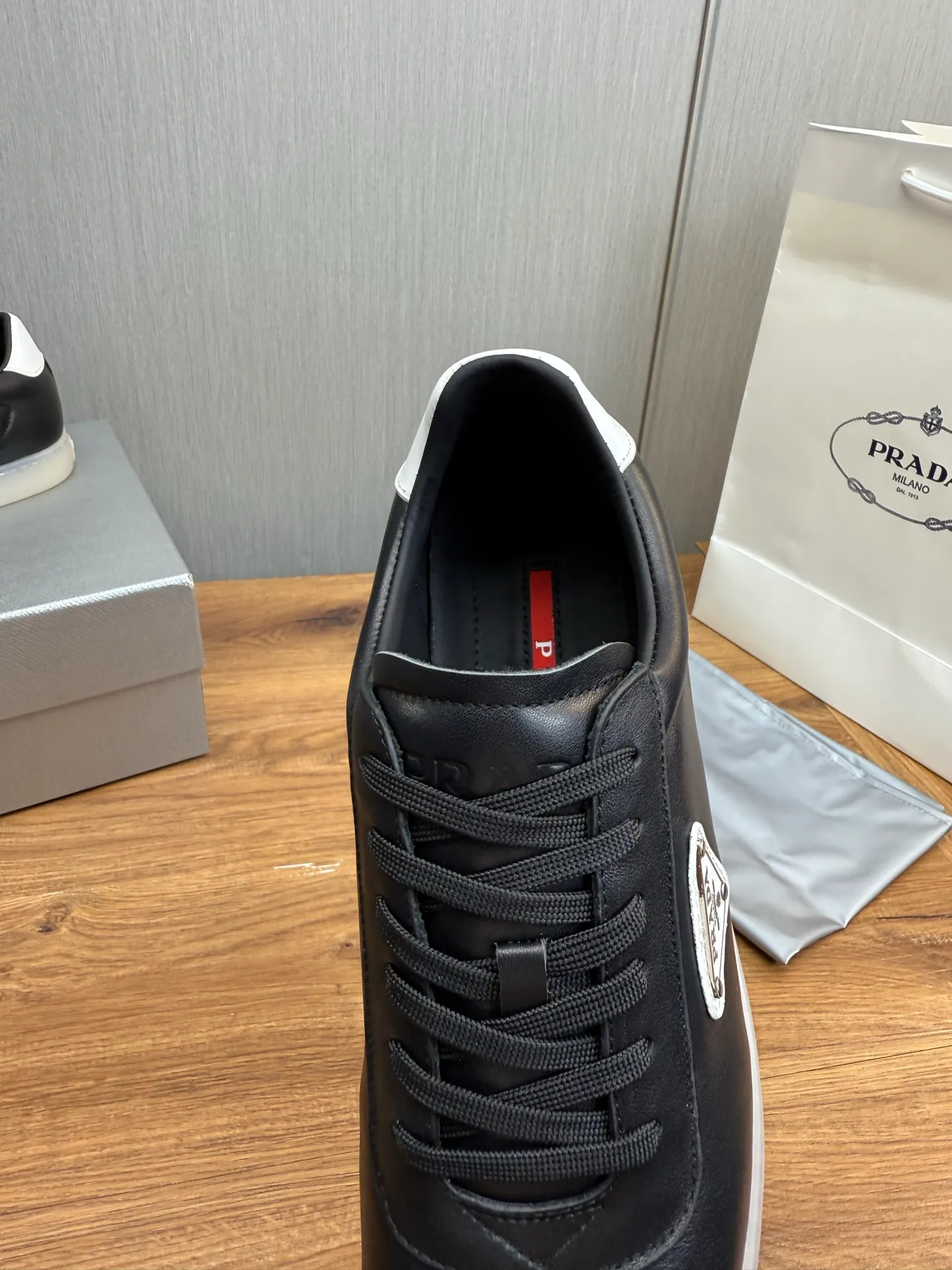 Factory price 540💰 [PRADA] Popular items in men’s shoe counters, synchronized with the official website, 1 high-quality shipment ✔️Original frosted cowhide + cowhide lining, 1🆚1 replica, original sole, 38-45 (customized at 45, non-refundable)